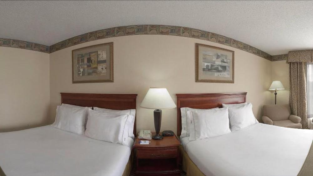 Holiday Inn Express Hotel & Suites Forest By Ihg Extérieur photo