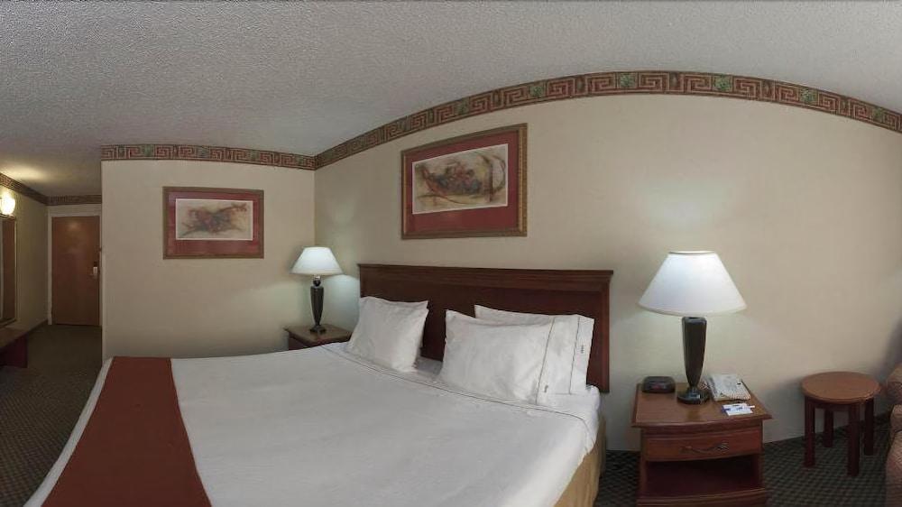 Holiday Inn Express Hotel & Suites Forest By Ihg Extérieur photo