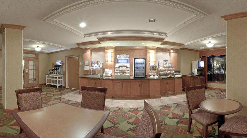 Holiday Inn Express Hotel & Suites Forest By Ihg Extérieur photo