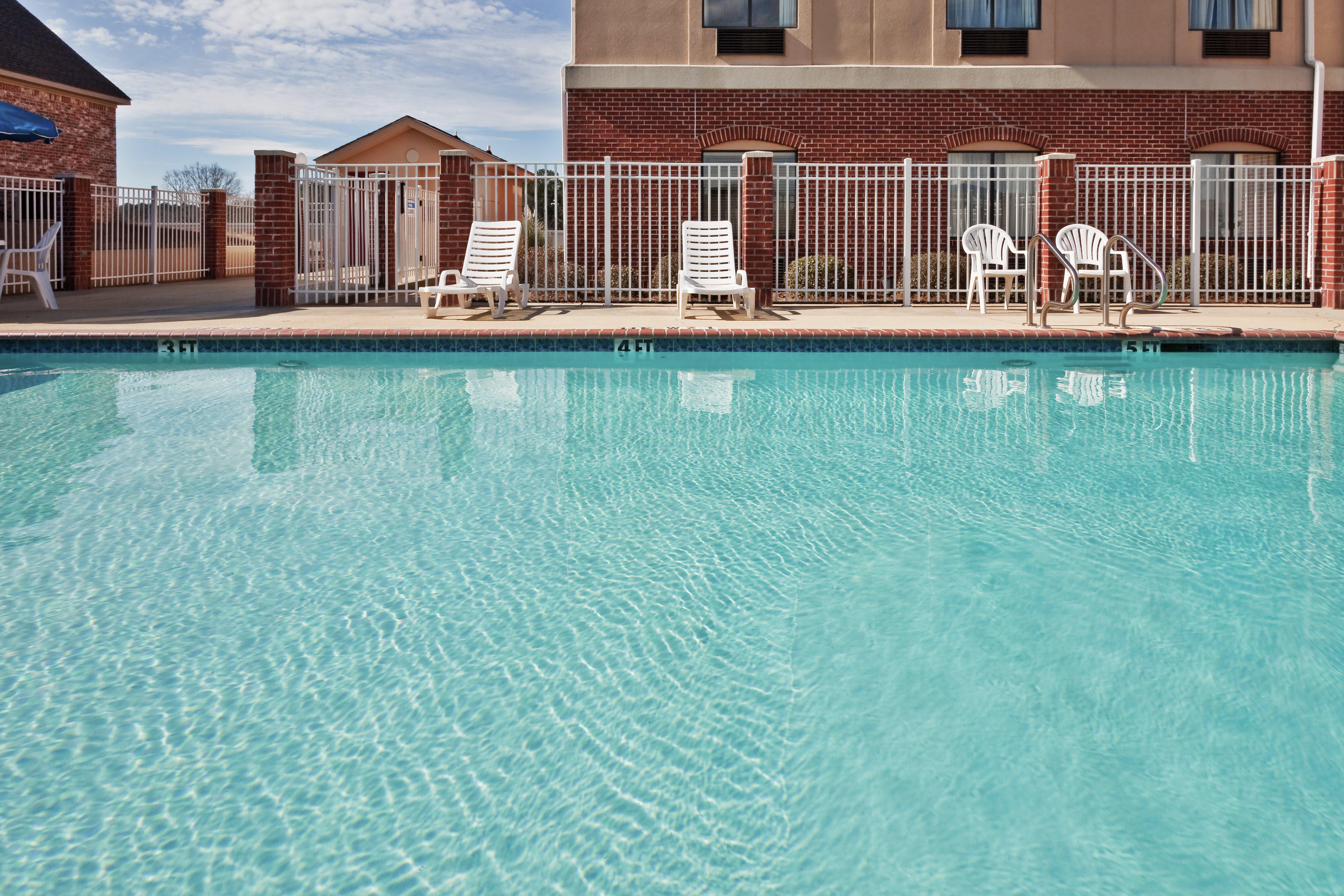 Holiday Inn Express Hotel & Suites Forest By Ihg Extérieur photo